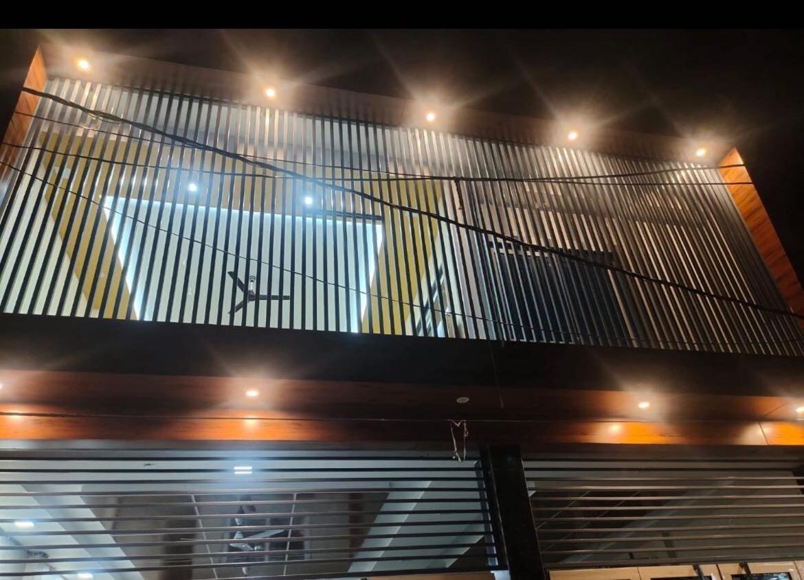 Hotel O Home Aditya Inn Suits Homestay Ayodhya Экстерьер фото