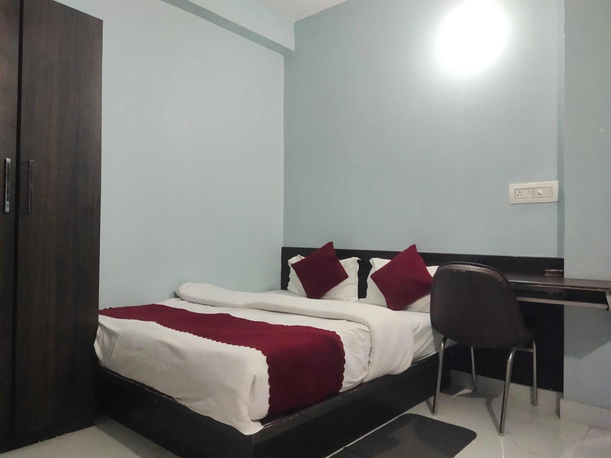 Hotel O Home Aditya Inn Suits Homestay Ayodhya Экстерьер фото